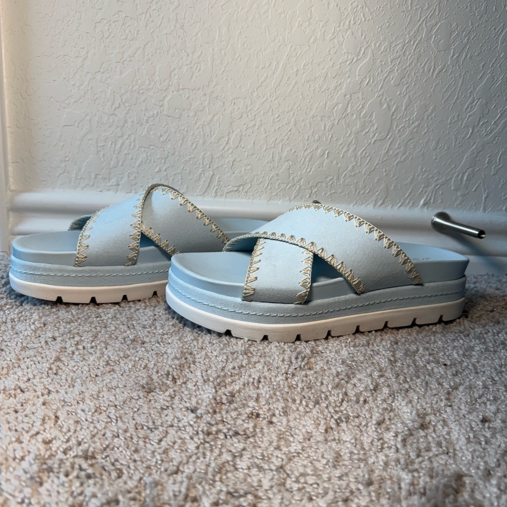 J/slides NYC WHIPSTITCHED PLATFORM SANDAL Light Blue NWOB Womens Shoe Size 9.5